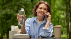 Je opravdu nutné vypít 2 litry vody denně a lze je nahradit jinými nápoji?