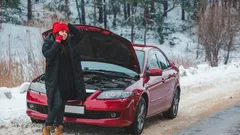 Tři klíčové návyky řidičů, které zkracují životnost moderních aut.