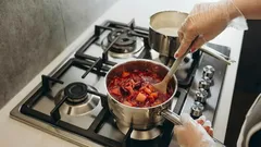 Je možné vařit jídlo s použitím vody z kohoutku? Zapamatujte si to jednou provždy.