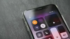 Co se stane, když na telefonu zapnete režim letadlo: proč je tato funkce důležitější, než si myslíte