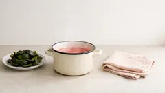 Avokádovou slupku nevyhazujte: 5 nápadů, jak ji využít doma